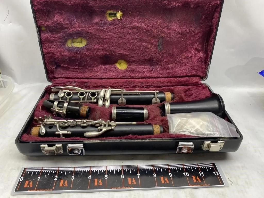 Vintage Yamaha Nippon Gakki Wood B-flat Clarinet