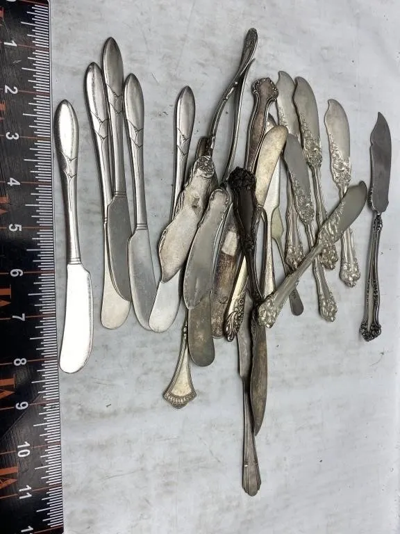 Lot of Assorted Silverplate Butter Knives