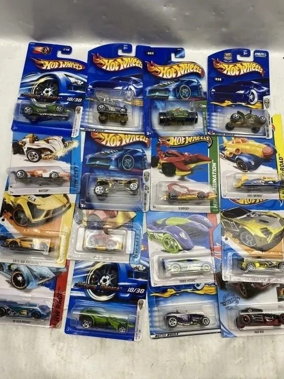 Hot Wheels Die-Cast Cars Lot, Assorted Series (16)