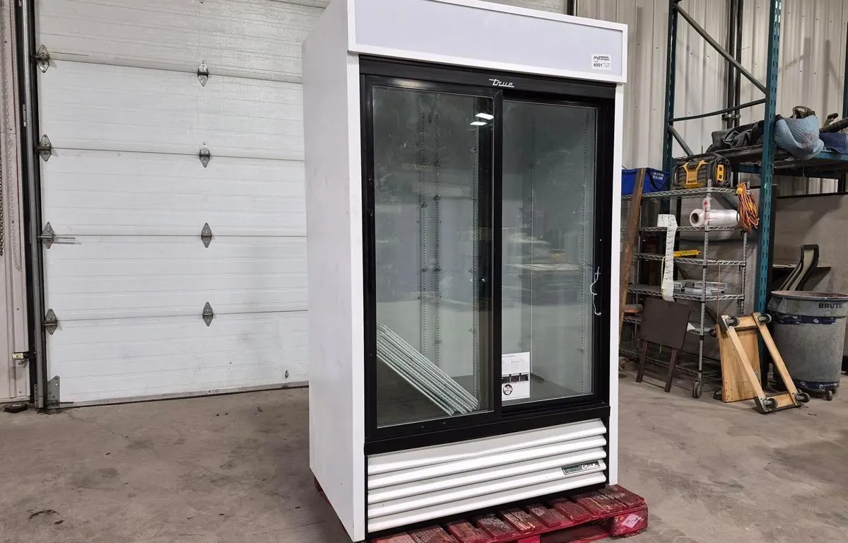 True (2) Door Glass Display Refrigerator
UNRESERVED