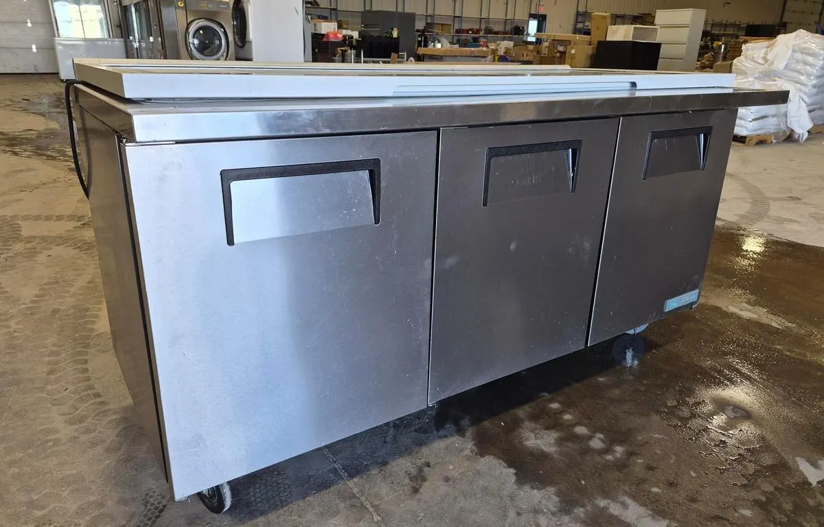 True (3) Door Glass Top Cooler
UNRESERVED