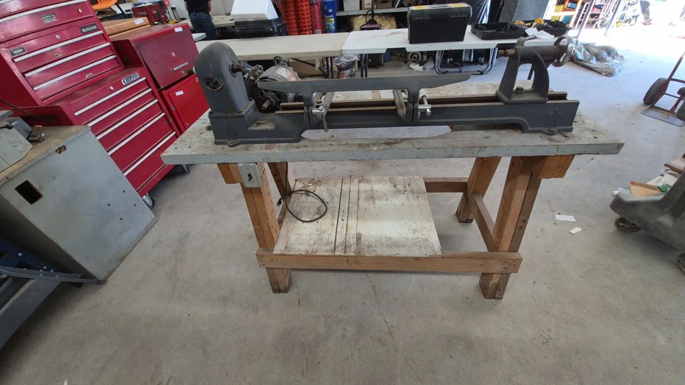 Beaver Power Tools Wood Lathe with TECO Motor, Tailstock, and Tool Rest on Stand. 36”