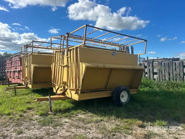 Tuff 250 bu 10 ft S/A Creep Feeder Livestock Feeder