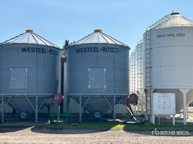 Westeel Rosco +/- 1500 bu 4 Ring Hopper Grain Bin