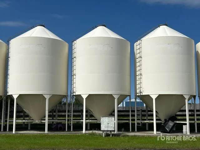 Wheatland GM 2000 +/- 2000 bu Smooth Wall Hopper Grain Bin