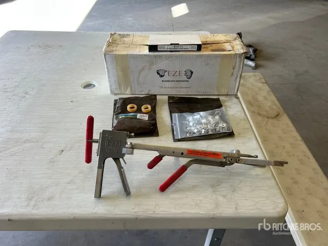 EZE Bloodless Castrator