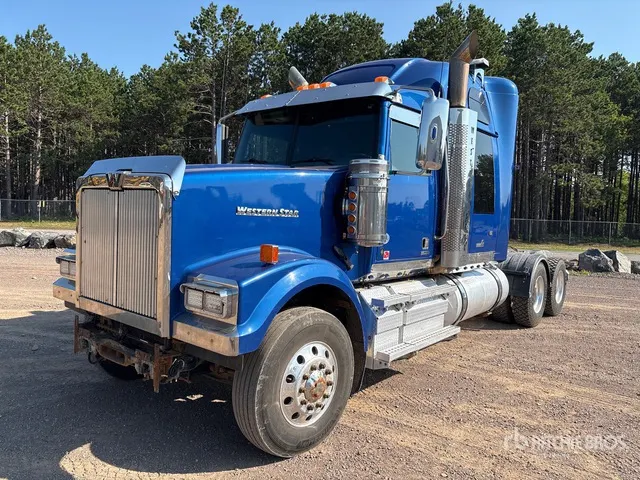 2020 Western Star 4900 6x4 T/A Sleeper Truck Tractor