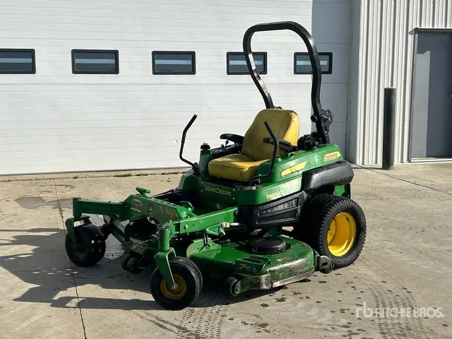 John Deere Z830A Zero-Turn Lawn Mower