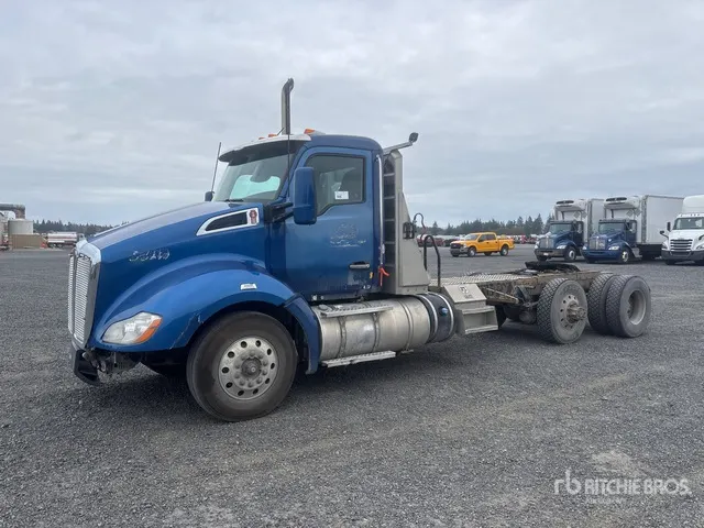 2016 Kenworth T680 6x4 T/A Day Cab Truck Tractor