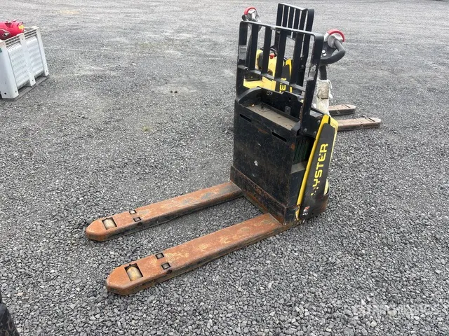 2019 Hyster W45Z-HD 4510 lb Electric Pallet Jack (Inoperable)