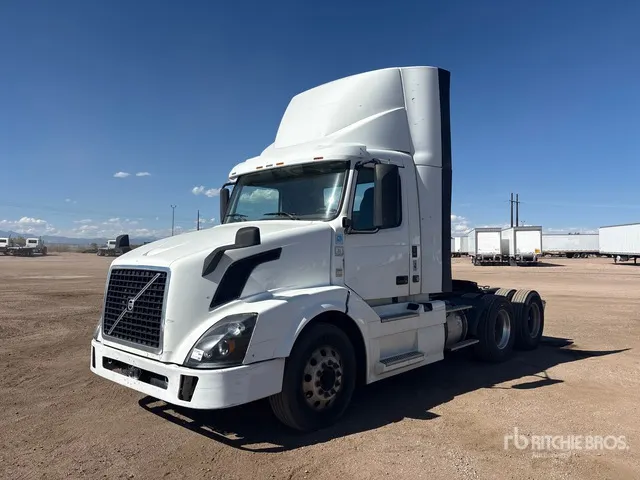 2013 Volvo VNL300 6x4 T/A Day Cab Truck Tractor