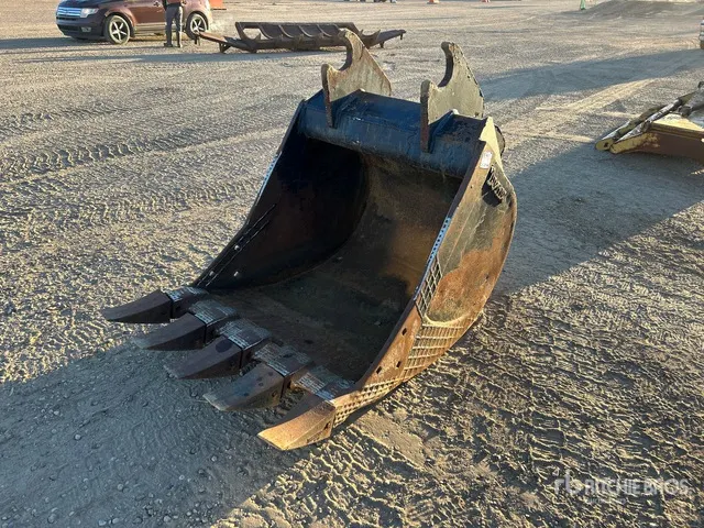 Destec 47 in Q/C Digging Excavator Bucket - Fits Komatsu 220-5