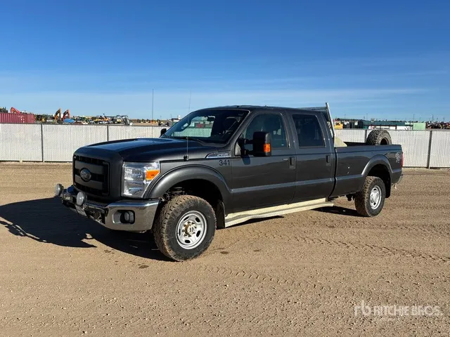 2016 Ford F-350 XLT 4x4 Crew Cab Pickup