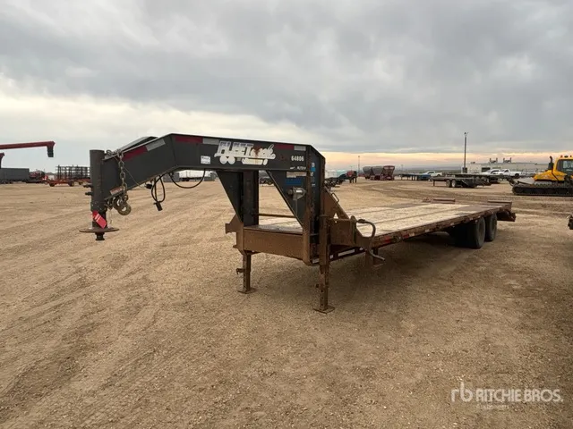 2013 Diamond FLT210 30 ft T/A Gooseneck Equipment Trailer