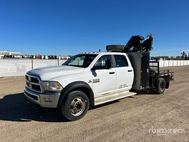 2014 Hiab 077ES4CLX 2800 kg Knuckle Boom on 2014 Ram 5500 SLT 4x4 Crew Cab Boom Truck