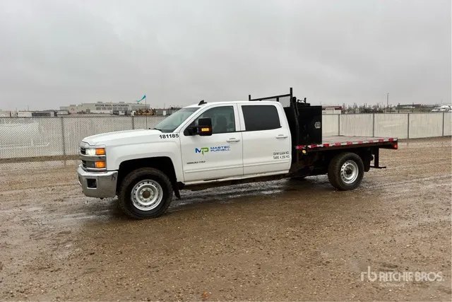 2019 Chevrolet Silverado 3500HD 4x4 Crew Cab Flatbed Truck