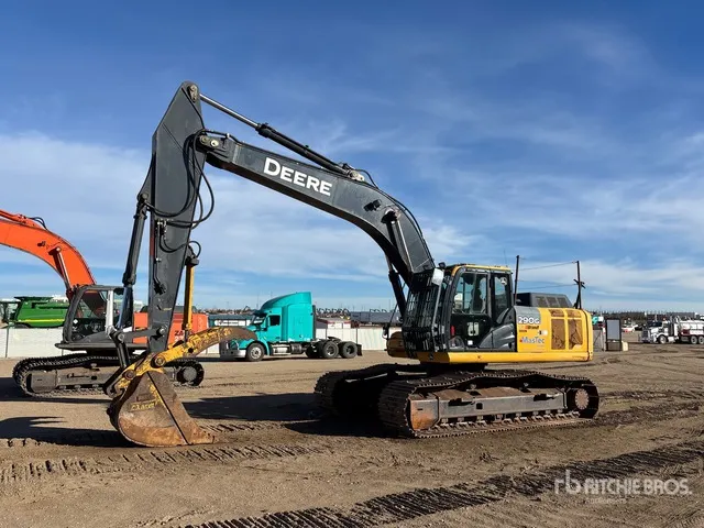 2015 John Deere 290GLC Tracked Excavator
