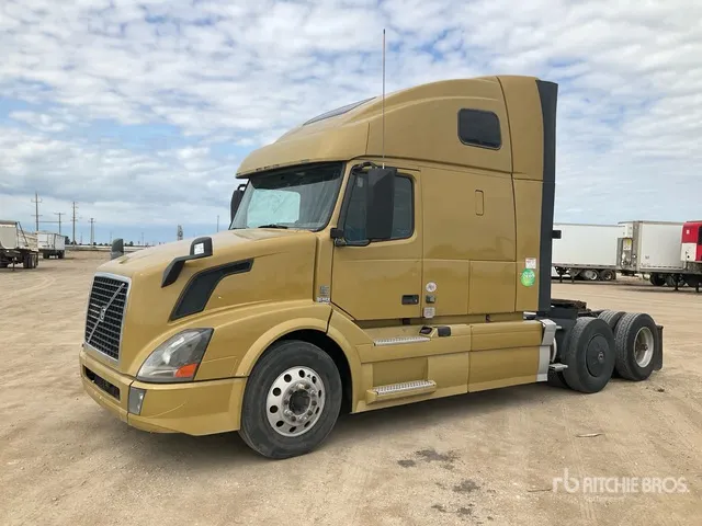 2018 Volvo VNL64T 6x4 T/A Sleeper Truck Tractor