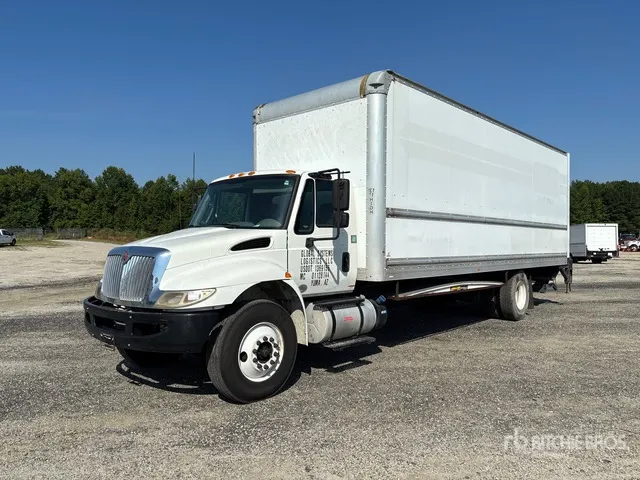 2017 International 4300 4x2 Van Truck