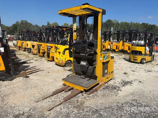 2013 Yale 3000 lb Order Picker
