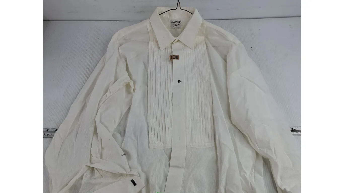 *Arrow Dress Shirt - Size L