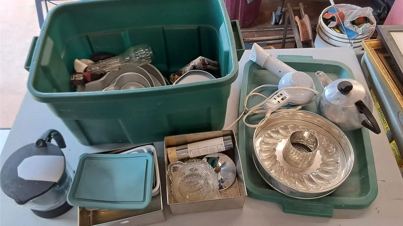 Plastic Tote w/Lid, Metal Kettle, Hair Dryer, Bundt Pan, Vase, Baking Pans, Misc, Pickup Only