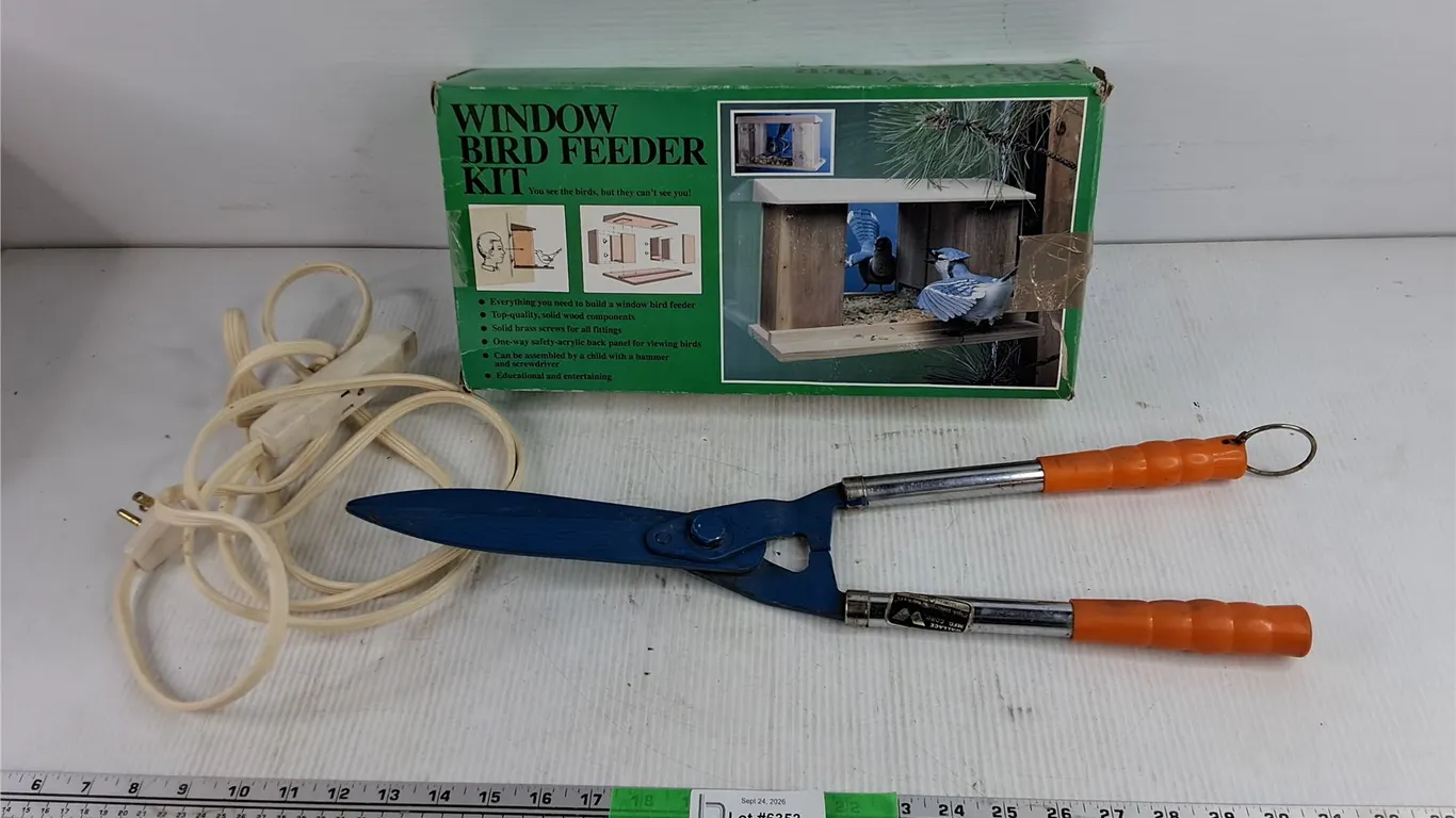 Window Bird Feeder Kit, Pruning Shears, Extension Cord