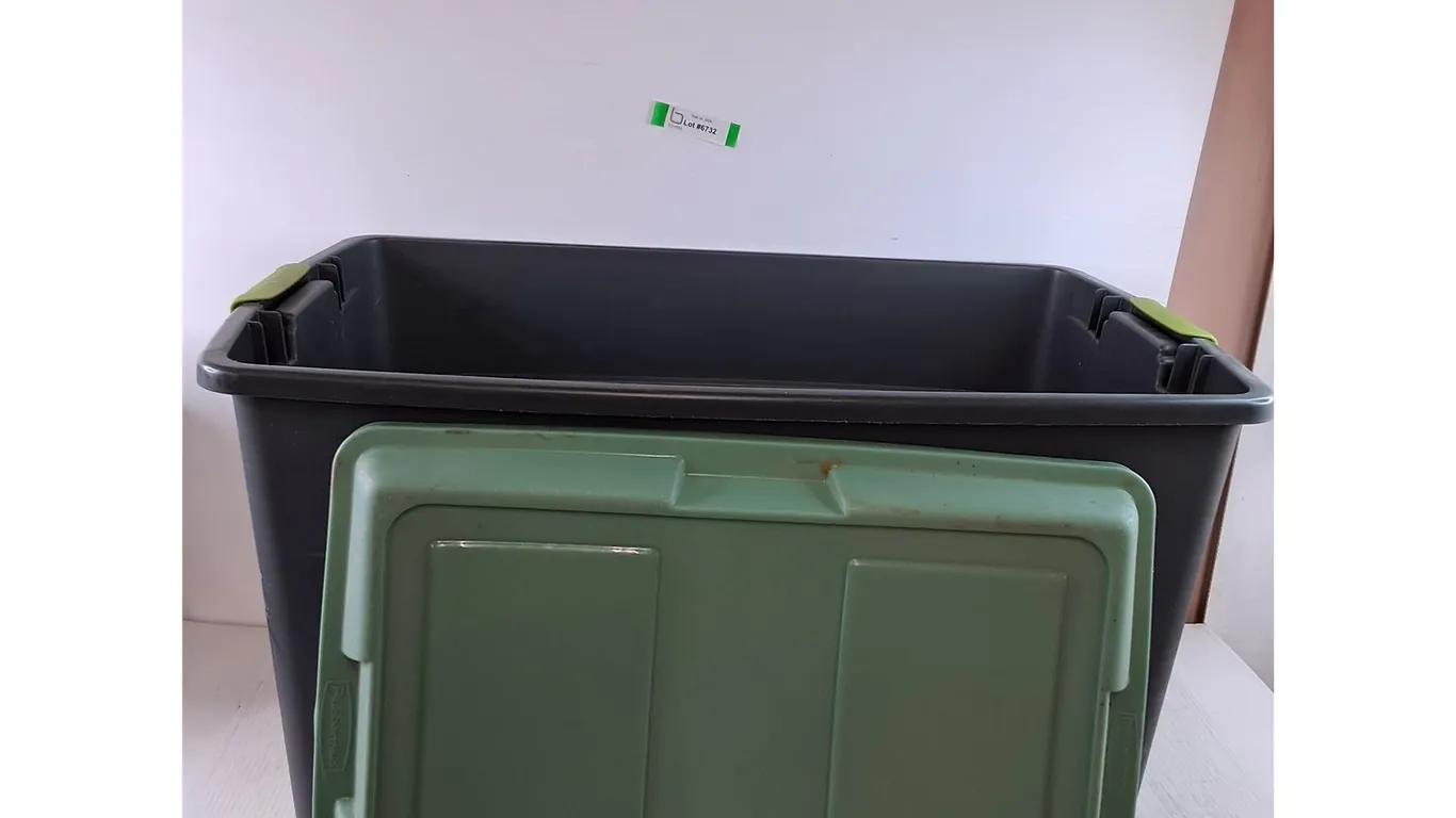 **Large Grey Tote Bin with Unmatching Green Lid No Shipping