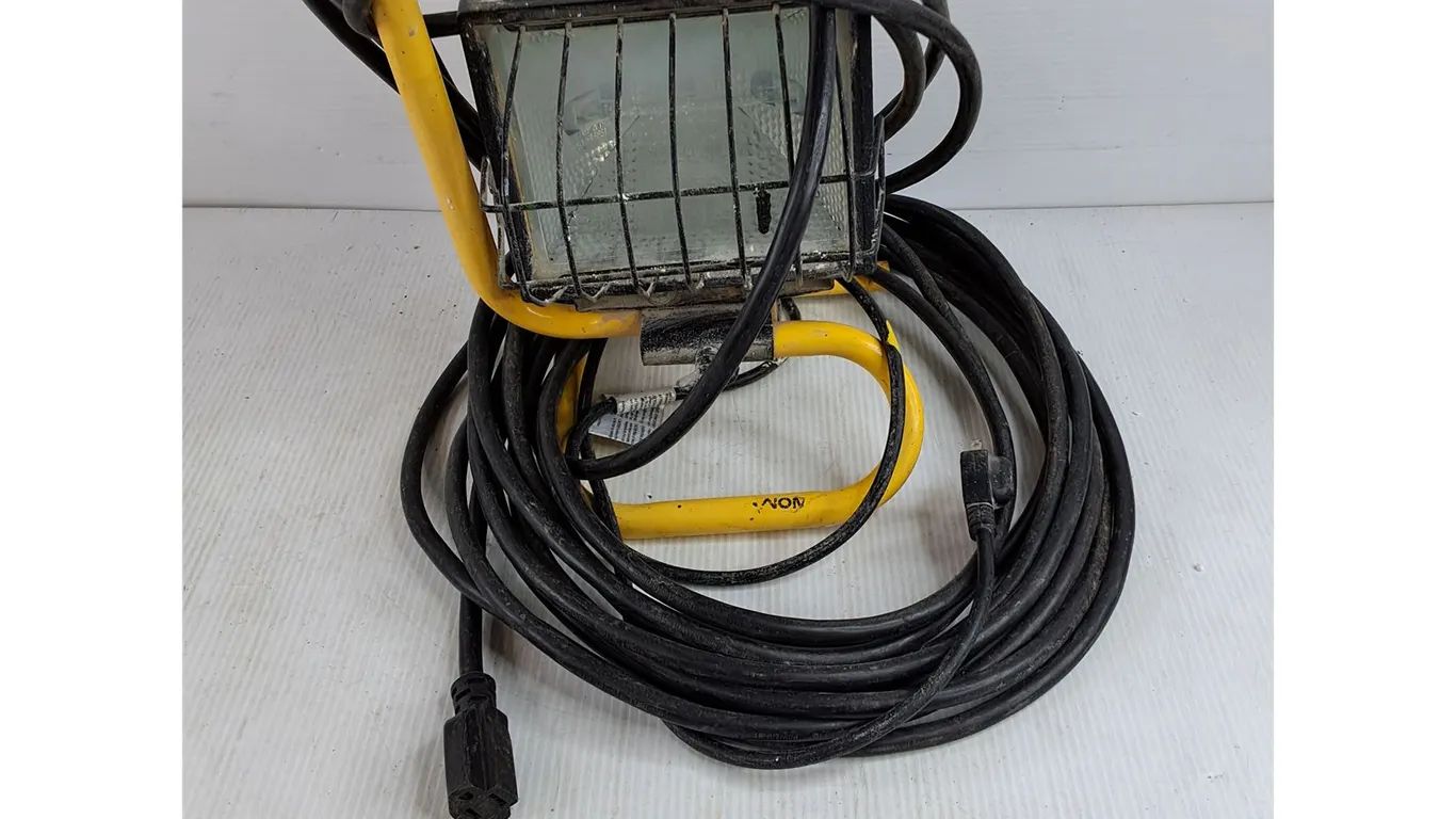 Work Light & Extension Cord - Powers On, As Is