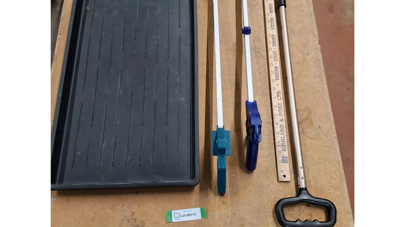 Shoe Tray, Grabbers, Cane, Yard Stick - Pickup Only