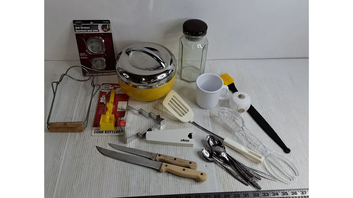 Assorted Kitchen Ware