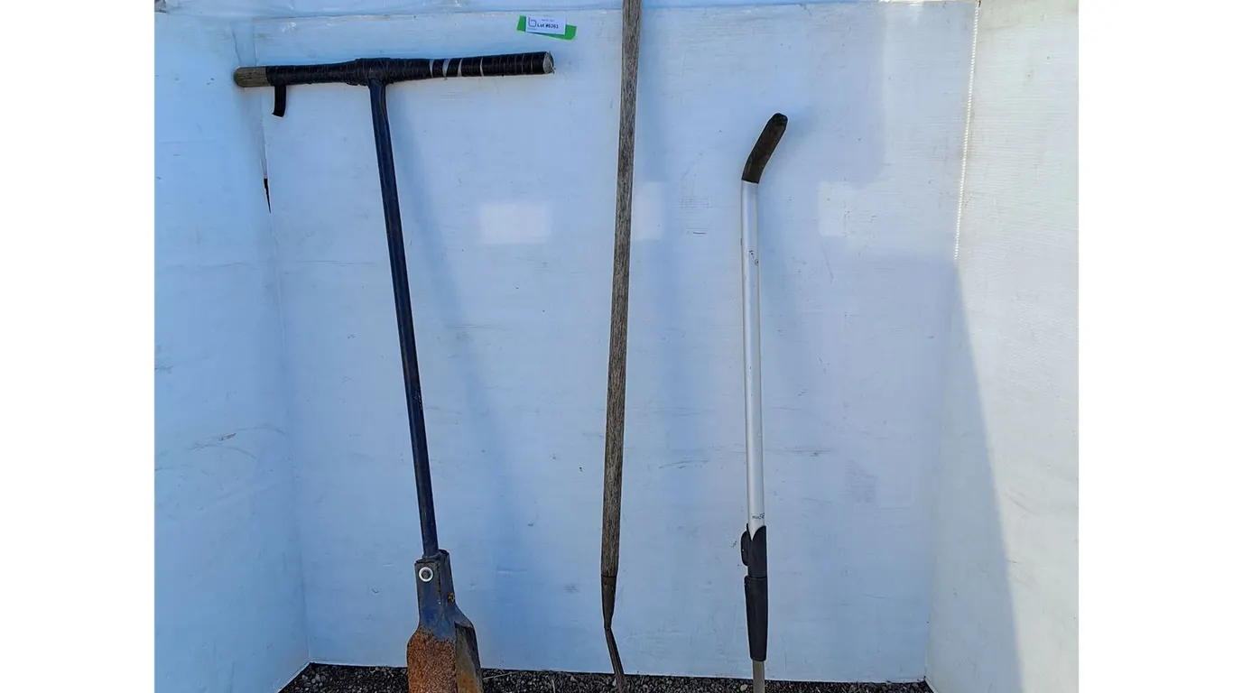 **Manual Auger, Weeding Tool & Fork up to 48"- Can't Ship