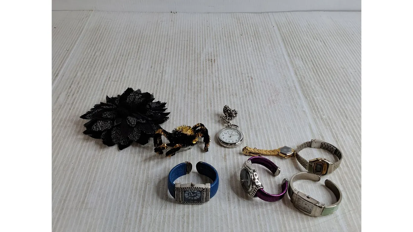 Flower Hair Clip, Watches; Gossip, Terner, Stempo, Misc