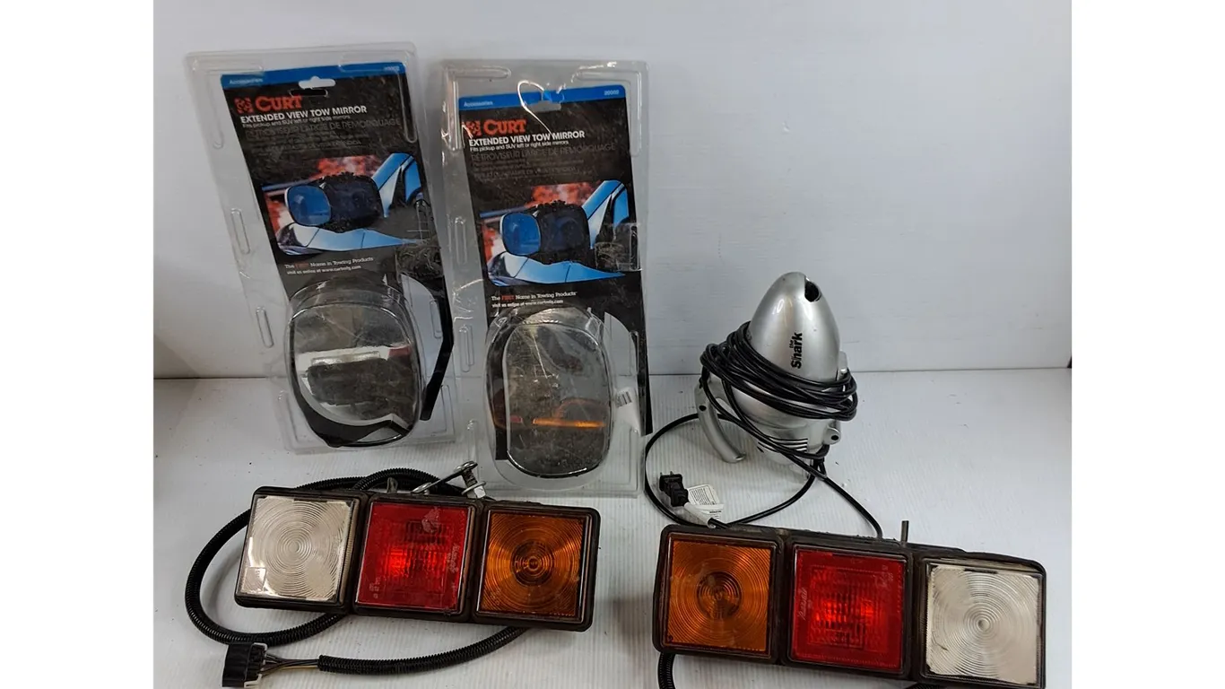 Trailer Lights, Extended View Tow Mirrors, Shark 700W Vacuum Cleaner - Powers On, As Is