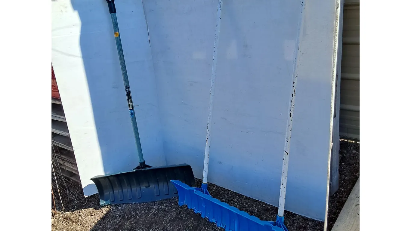 **Snow Pusher 36" Wide & Shovel 55" Tall- Can't Ship