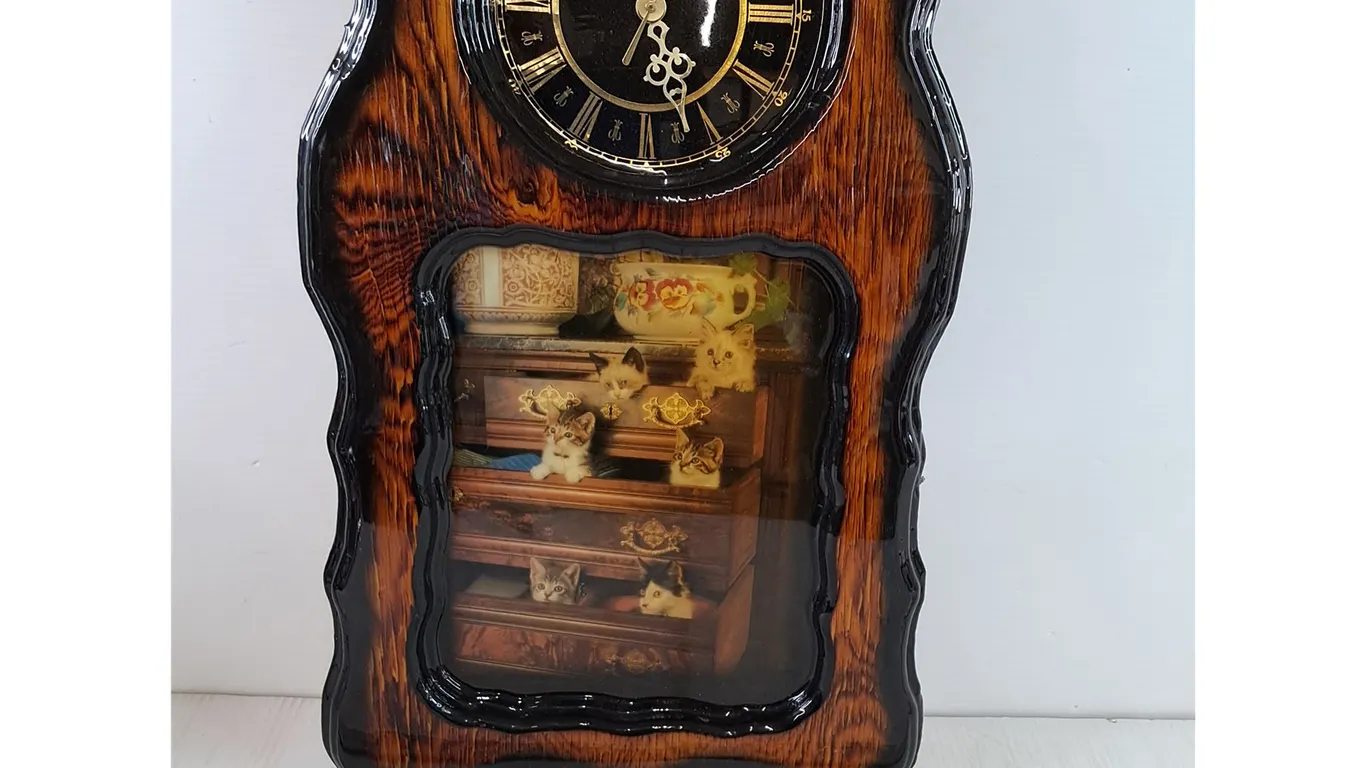 Hanging Clock with Cat Picture
