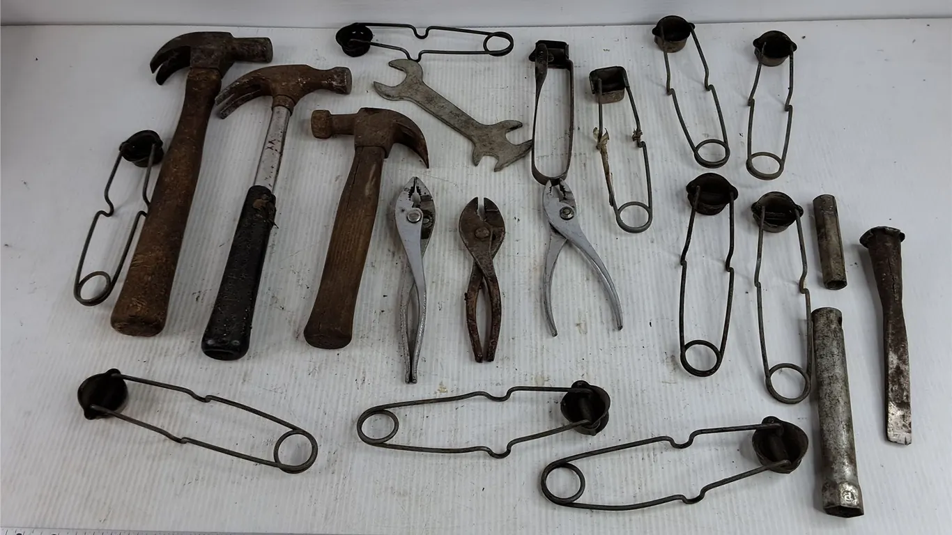 Welding Strikers, Hammers, Lug Sockets, Chisel, Pliers, Wrench