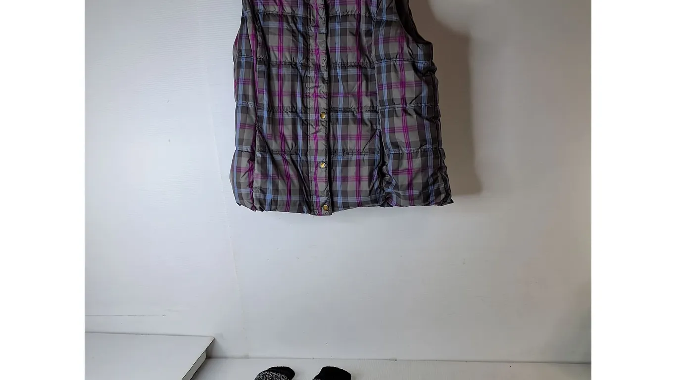 Women's Old Navy Vest-XL Insulated Socks & Braun Epilator- Powers On
