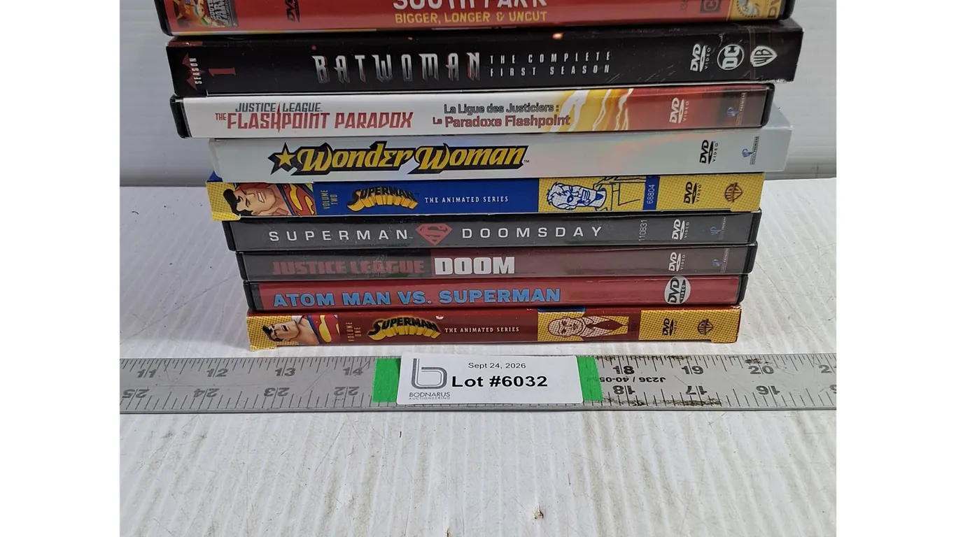 (9) DVD Movies Featuring Superman,Wonder Woman,Batwoman,Justice League