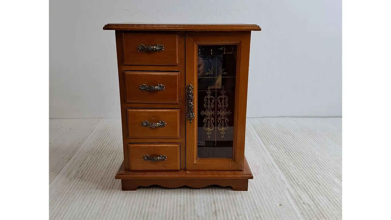 Wooden Jewlery Chest 9"x6"x11"