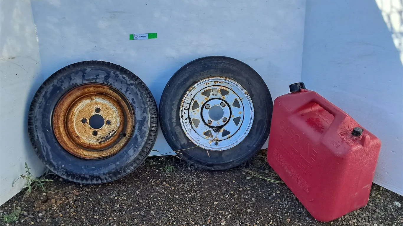 **(2) Utility Tires 5.30-12 & 25L Jerry Can- Can't Ship