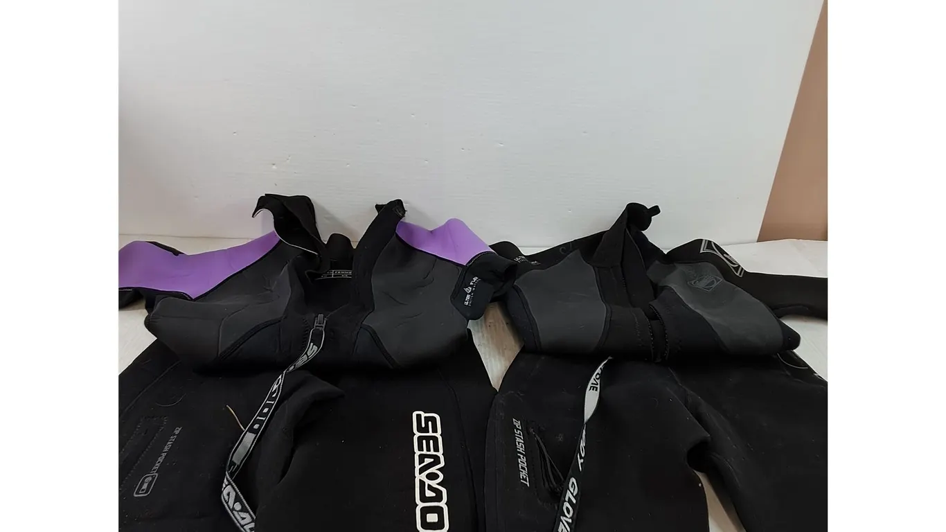 Seadoo Womens Wet Suit Size 9/10, Body Glove Womens Wet Suit Size 5/6