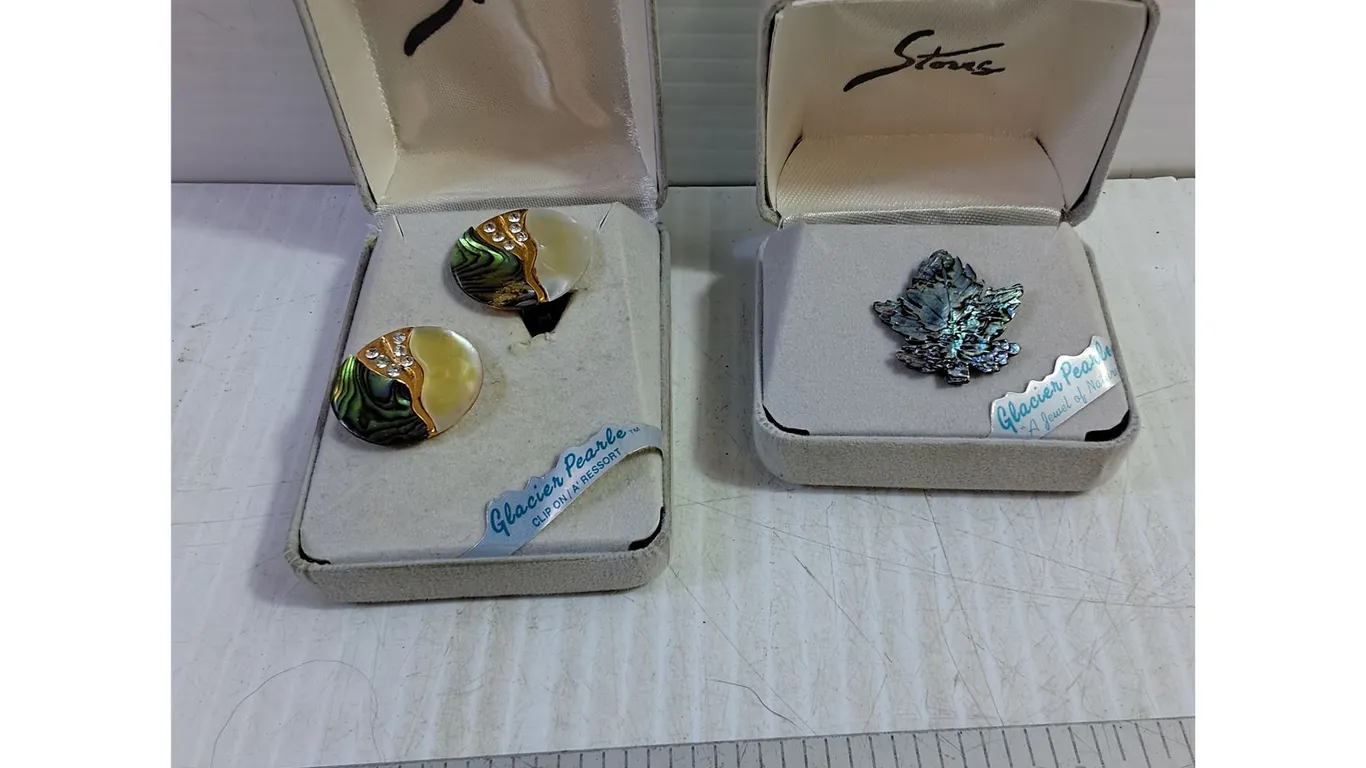 Glacier Pearle Brooch & Clip-On Earrings