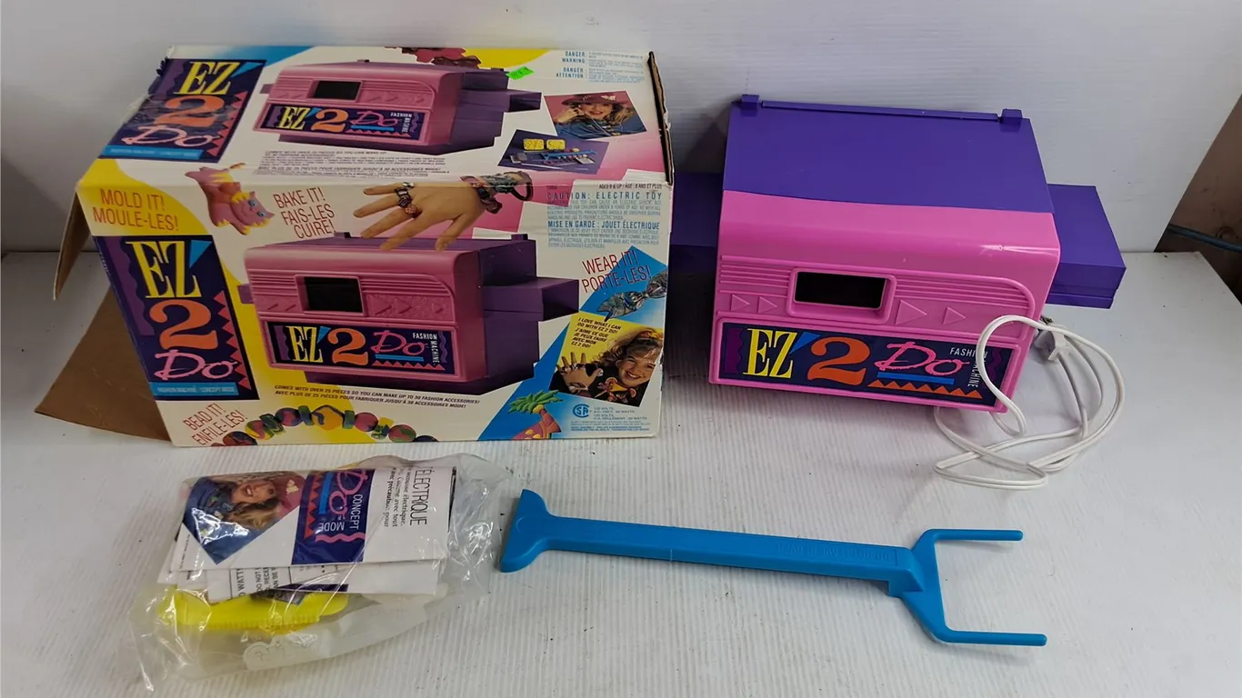 EZ 2 Do Fashion Machine Toy, As Is