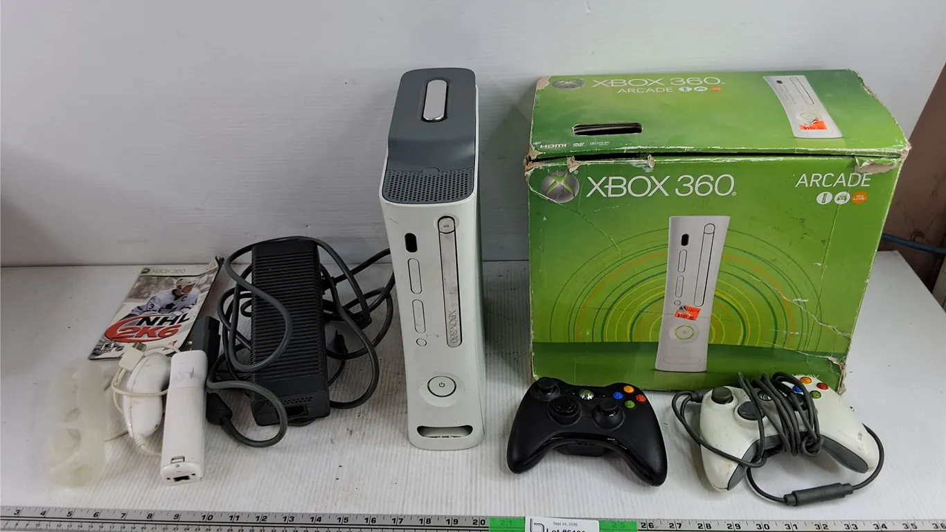 Xbox 360 Arcade Gaming Console & Accessories - As Is
