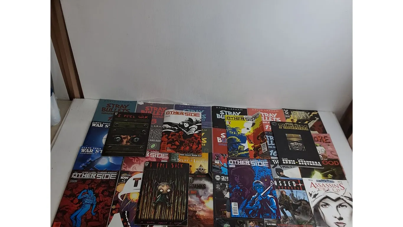 Video Game Comic Books - Stray Bullets, Assassin's Creed, Other Side