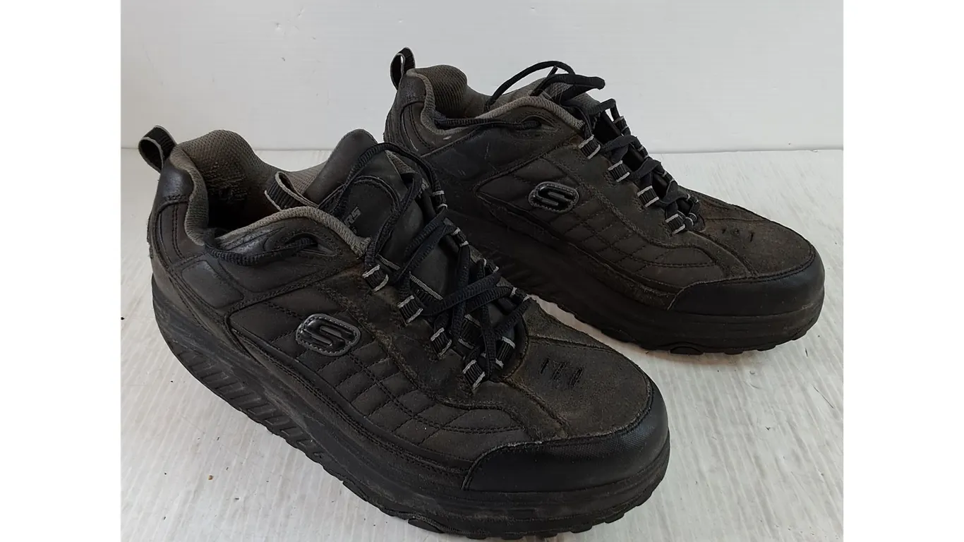 Mens Sketchers Lace Up Shoes - Size 13