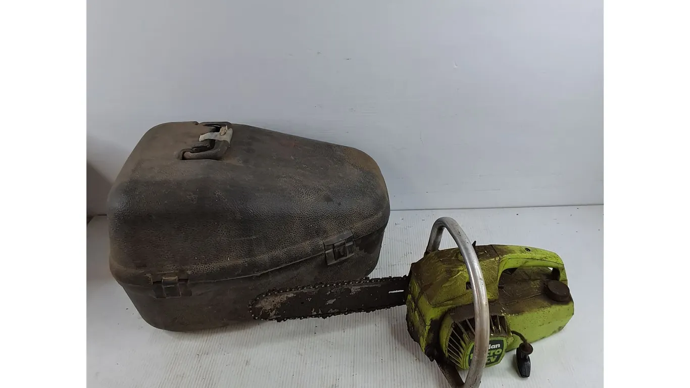 Poulan Micro Super XXV Gas Powered Chainsaw - As Is, Pickup Only