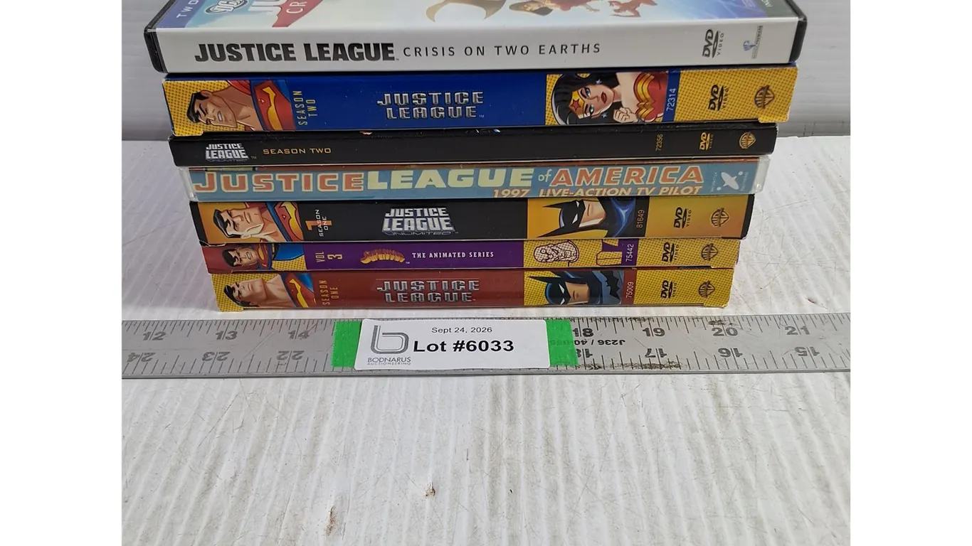 (7) DVD's Featuring Justice League