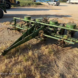 John Deere 494 planter